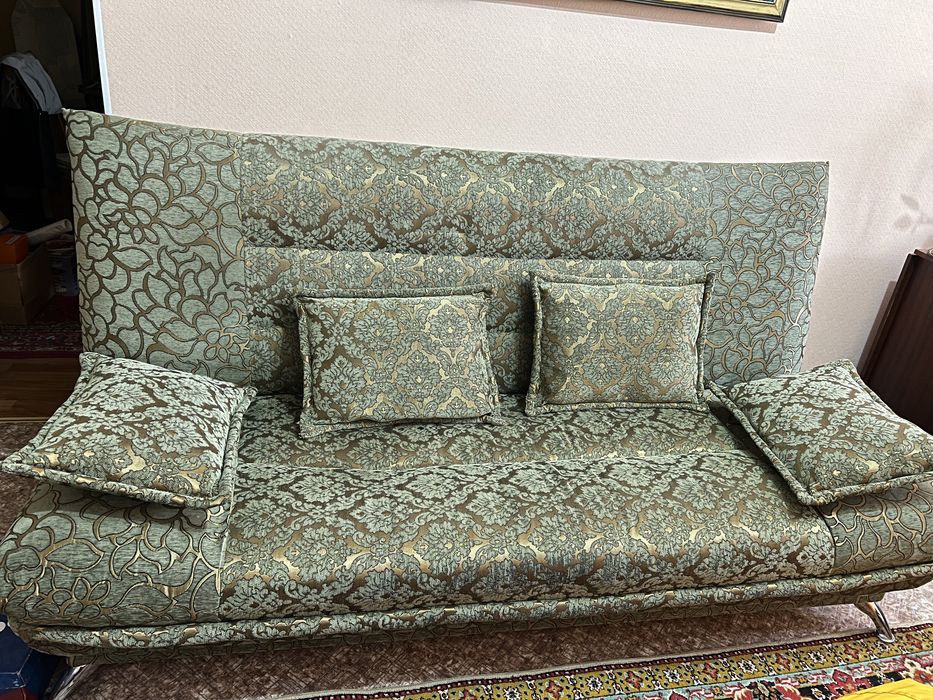 Диван и два кресла