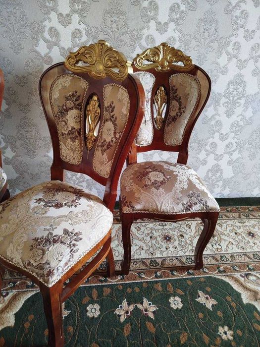 Стол стул сотилади