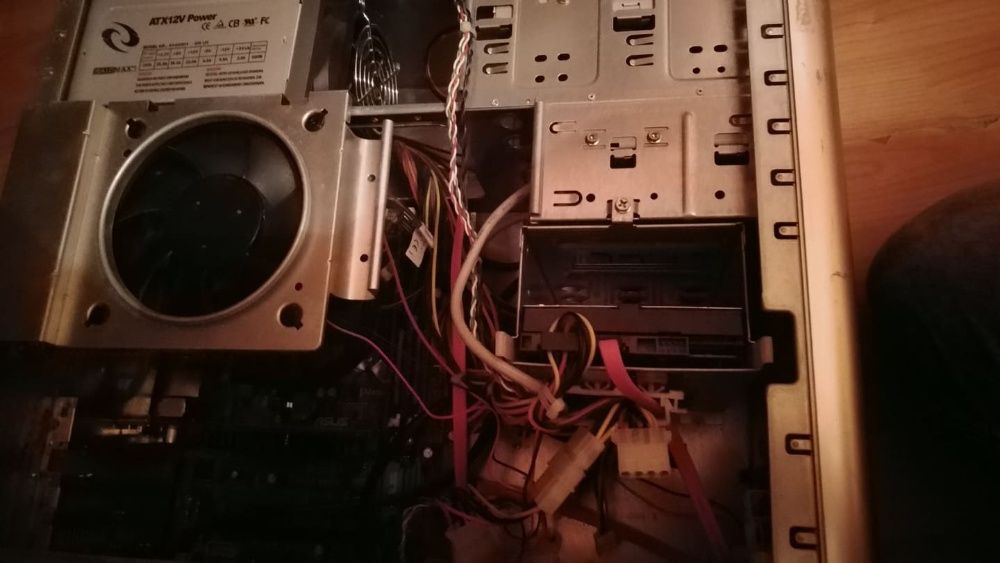 Unitate Centrala PC i5 2400 Quad Core 4GB Ram Video AMD 250GB HDD