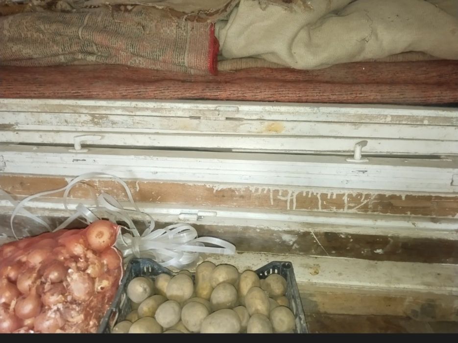 Eshik derazalar sotiladi