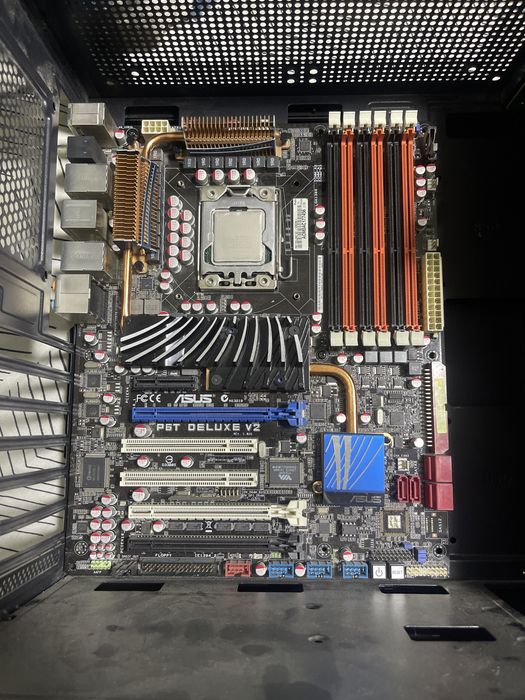 Прода материнскую плату месте с процесором и корпусом