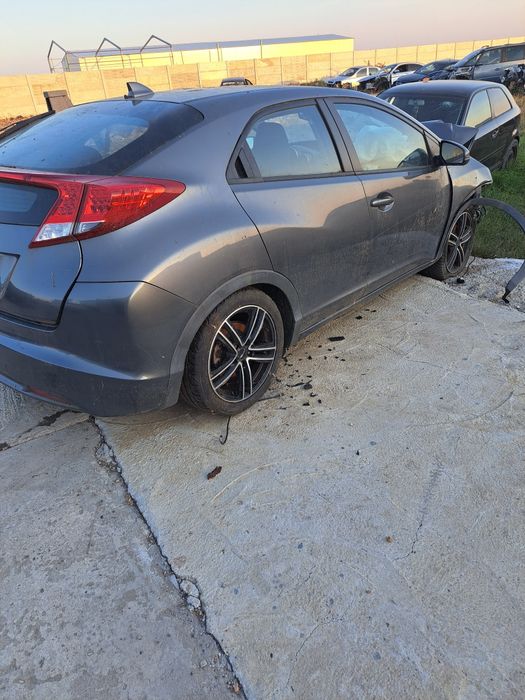Dezmembrez honda civic 1,4 benzina an 2012