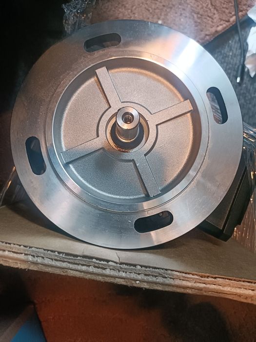 Motor electric 230/400V (fabricat în Italia)