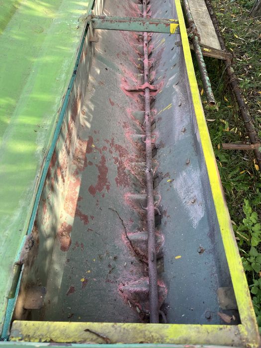 Vand semanatoare sup 29