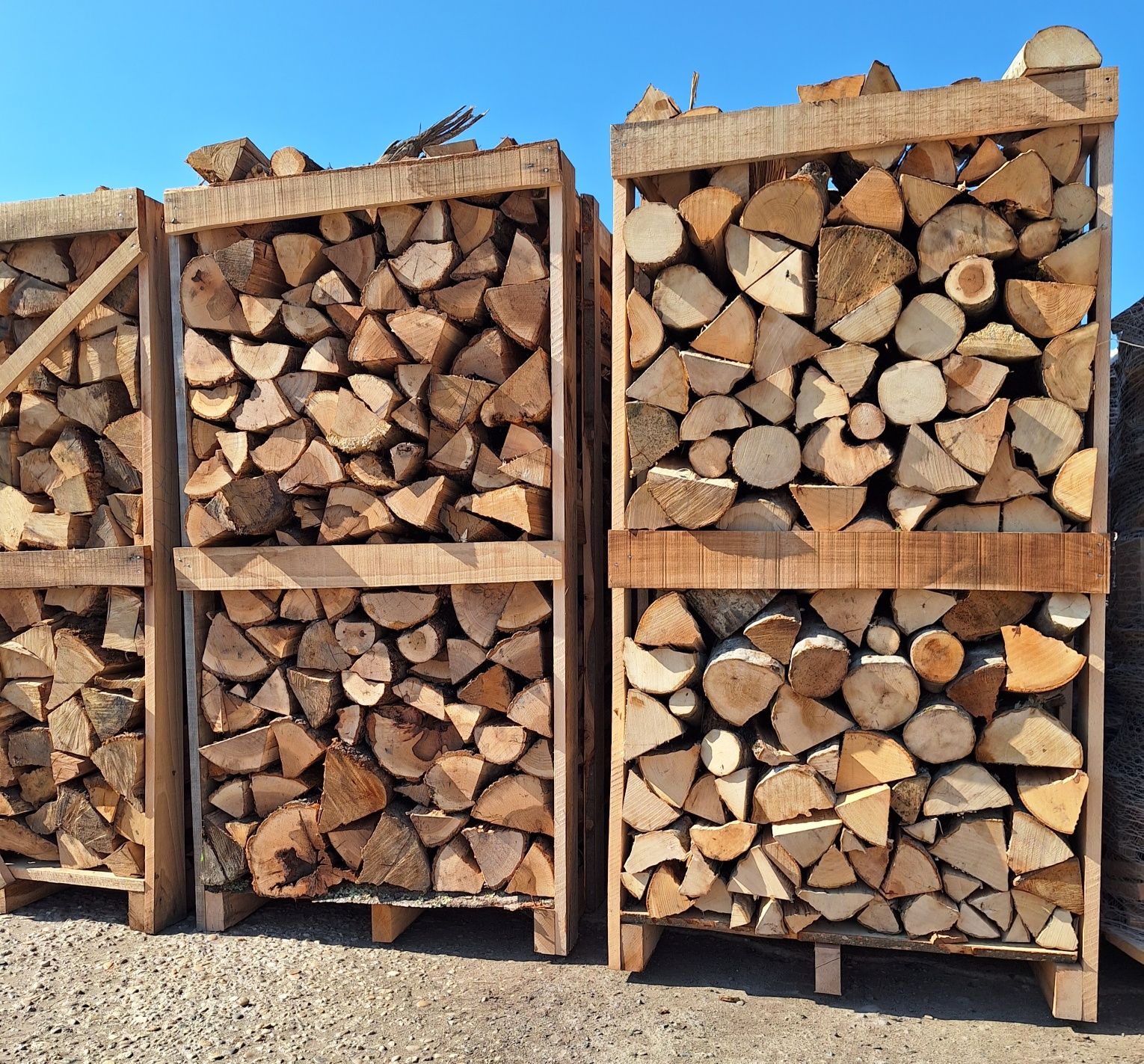 Oferta lemne de foc paletizat gata tăiate crăpate