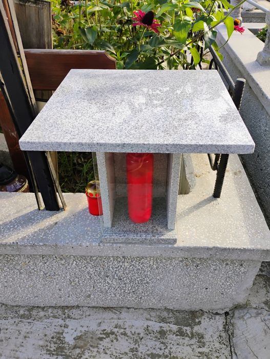 Vînd Felinare Pentru CIMITIR.+Vaze Flori.