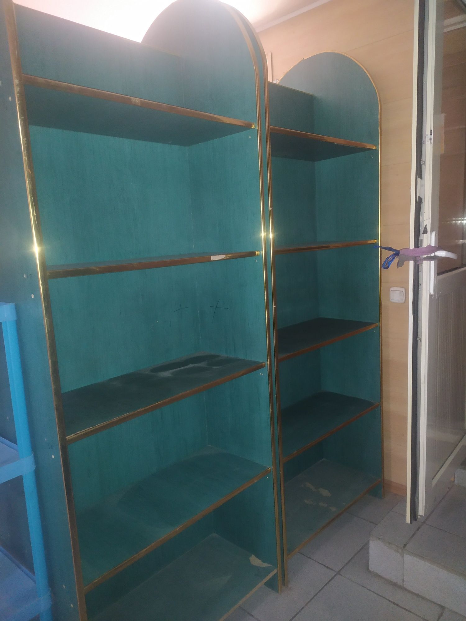 Продам полку в хорошем состоянии