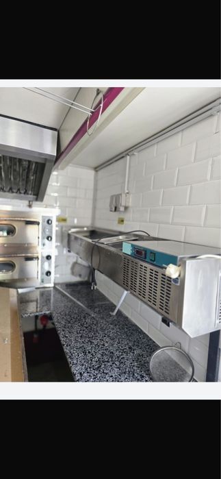 Food truck complet echipat pizza, burgeri , clatite