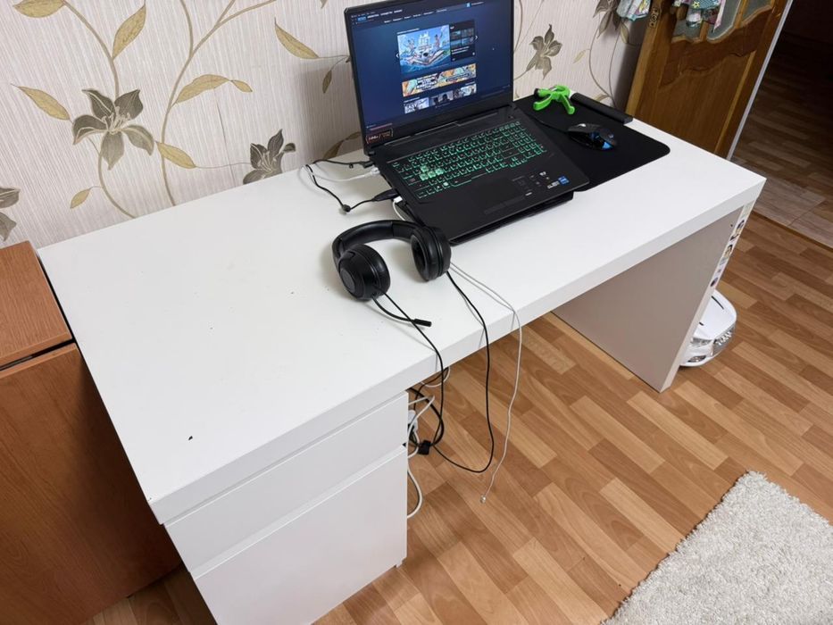 Продам стол IKEA