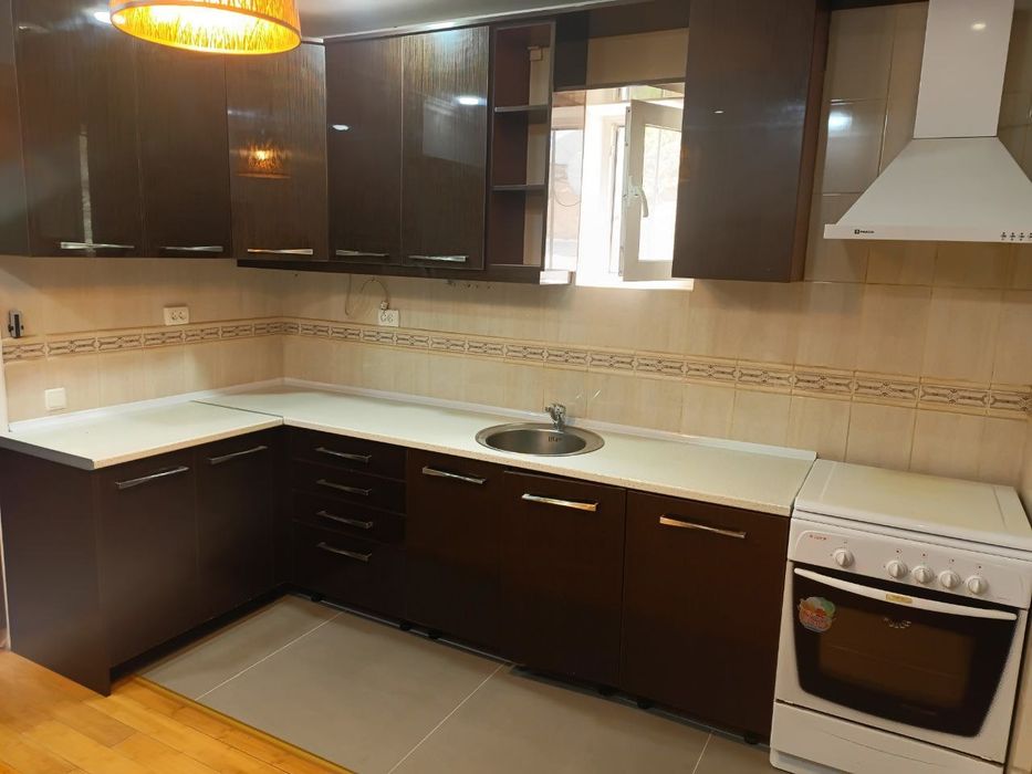 Сдам 4 комнатную квартиру в аренду