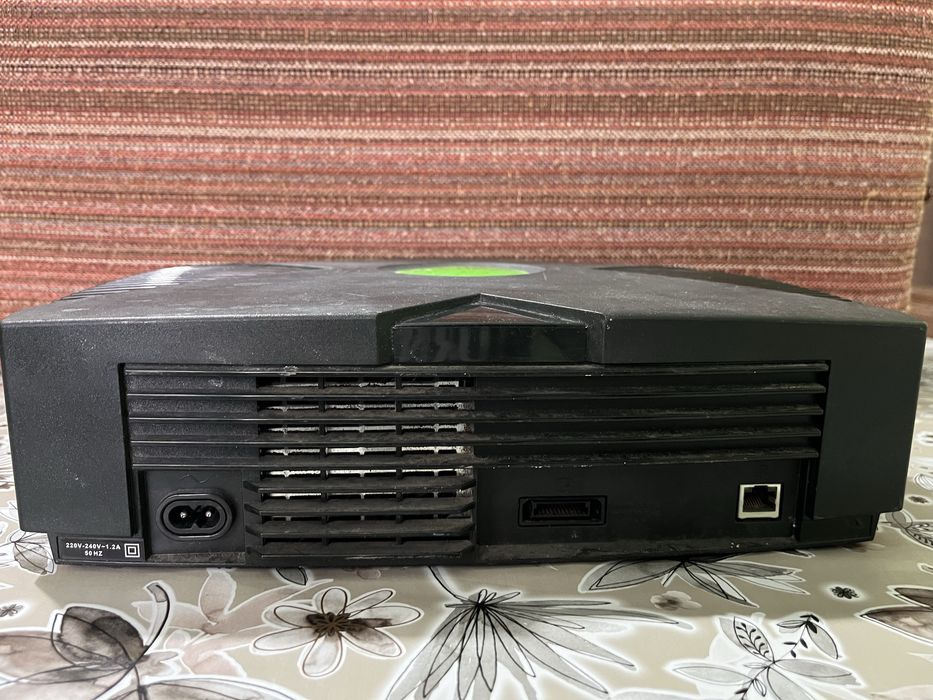 Продавам Xbox Classic