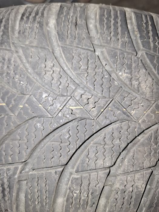 Roata cu anvelope de iarnă Nexen 185/55 R14 80T și jante tabla