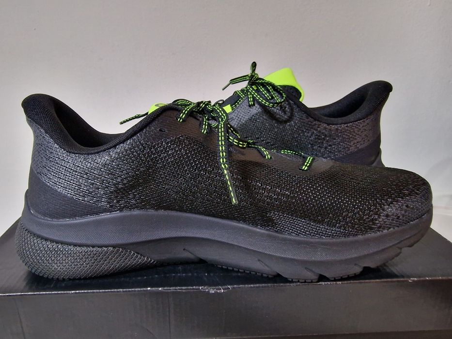 Under Armour Hovr Turbulence 2/45.5 alergare jogging fittnes

Descrier