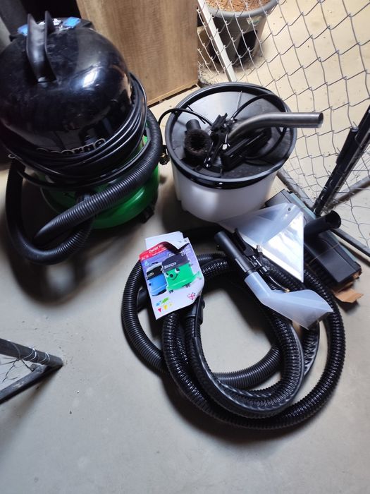 Aspirator profesional apa + uscat