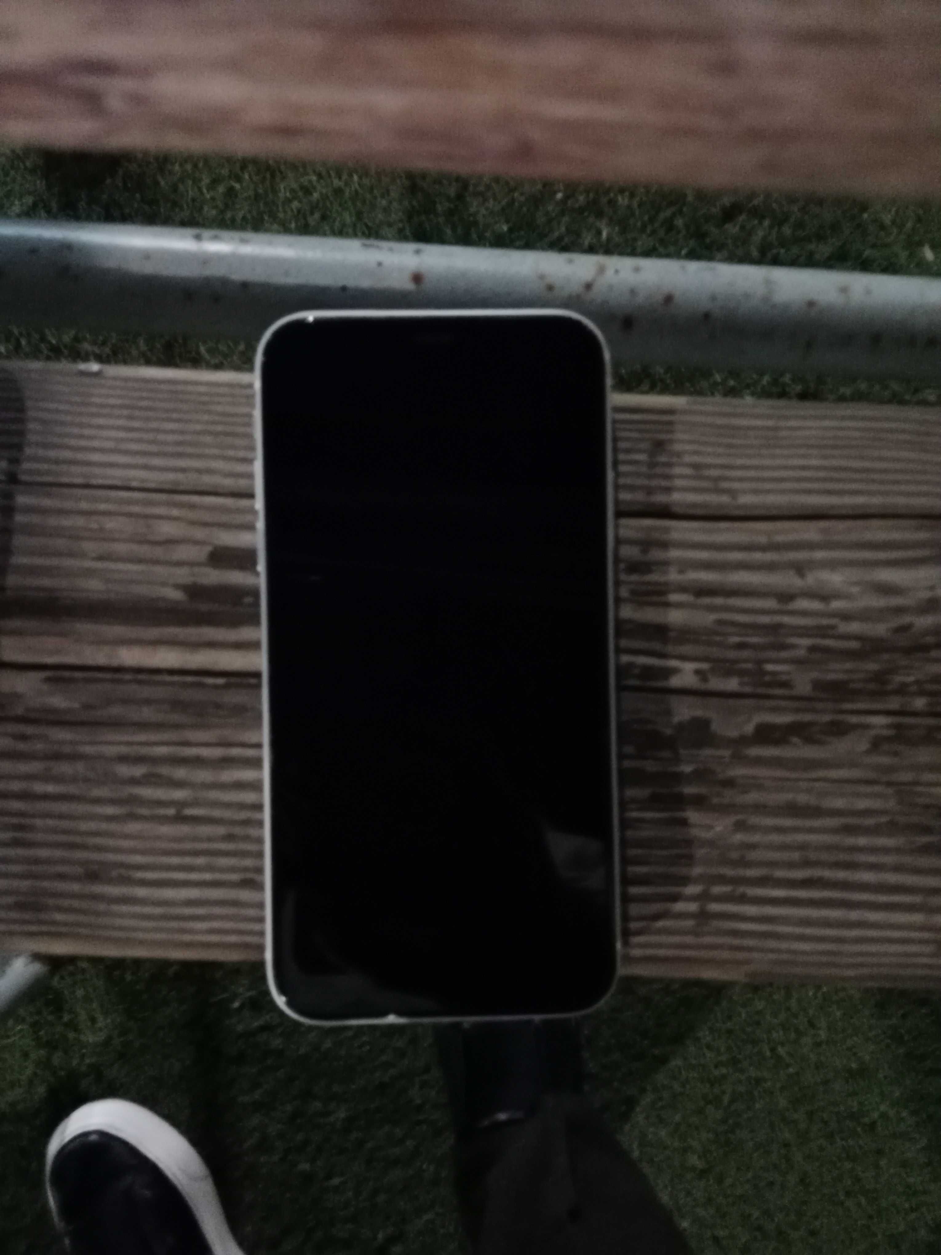 iPhone XR 64GB 0