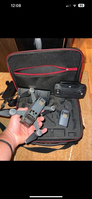 DJI Spark – stare excelentă, cu telecomandă și cutie de transport!
