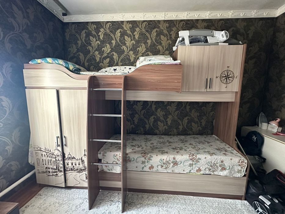 Детские двухъярусная кровать