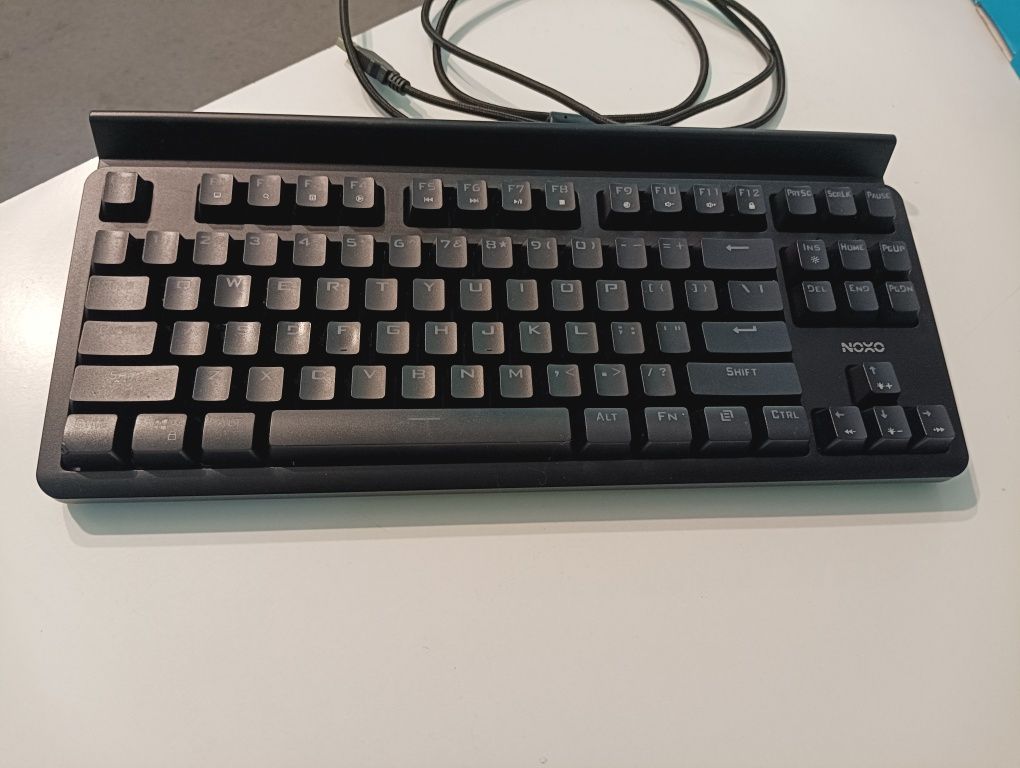 Геймърска клавиатура NOXO SPECTER