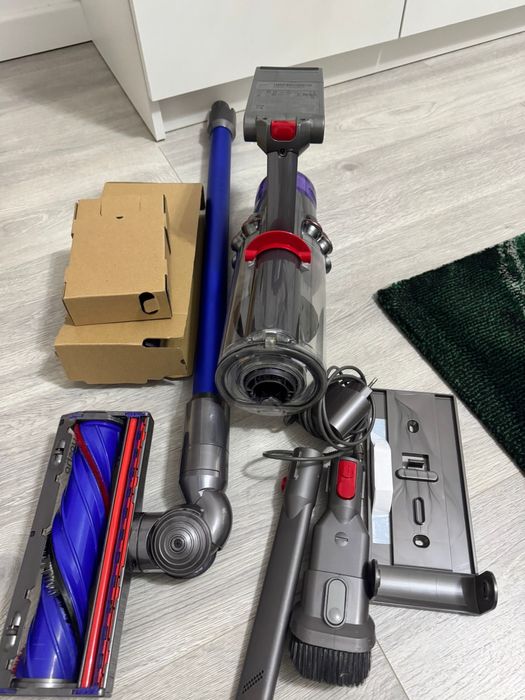 Aspirator dyson v11 absolut