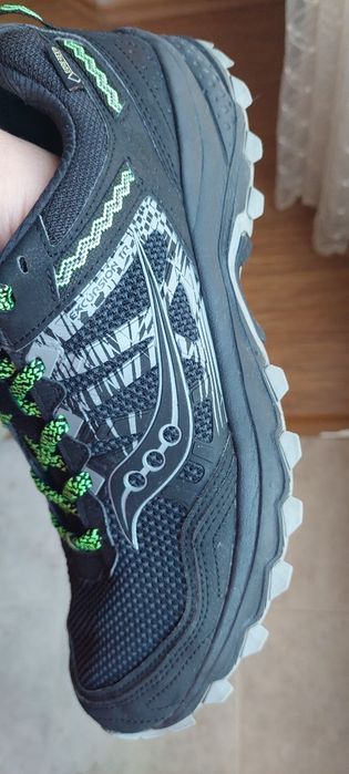 Маратонки Saucony непромокаеми