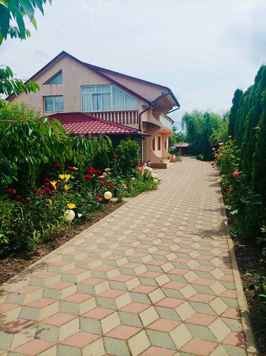 Vând Casa 5 camere si alte dependințe