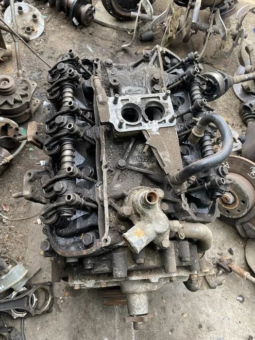 Форд Двигатель Ford  2.3 V6 мотор