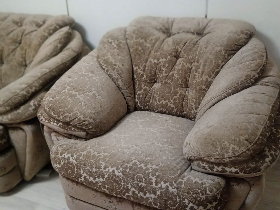 Диван и два кресла