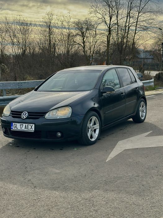 Vând Volkswagen Golf 5