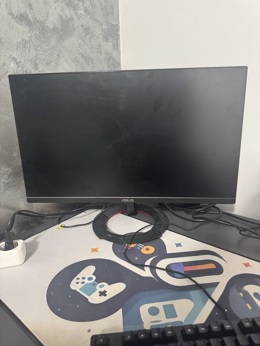 Vand monitor asus tuf gaming 180HZ