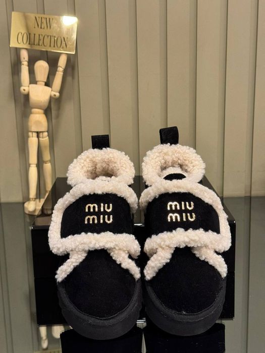 Miu  Miu Mai multe detalii în descriere