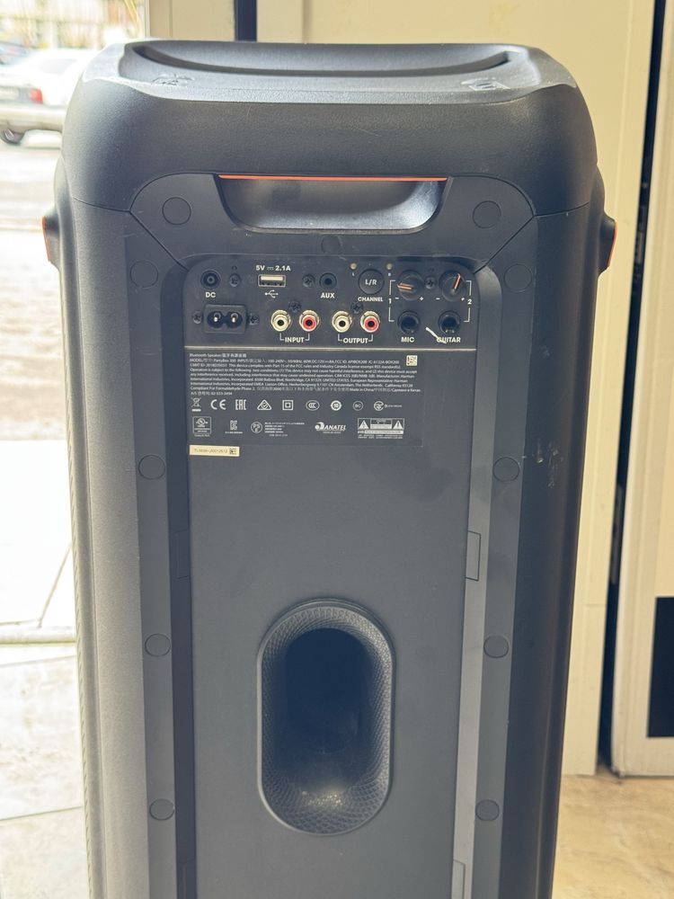 Продавам колона JBL PARTYBOX 300