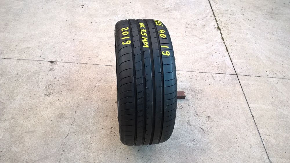 O anvelopa vara 225 40 19 goodyear F1 asymmetric 3 cu 7,5 mm 2019