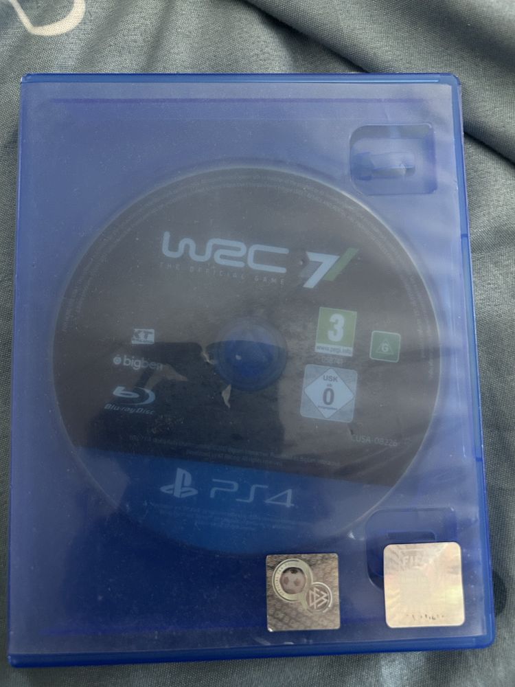 Playstation 4 конзола