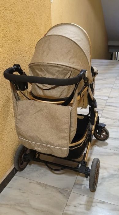 Carucior pentru bebe impecabil