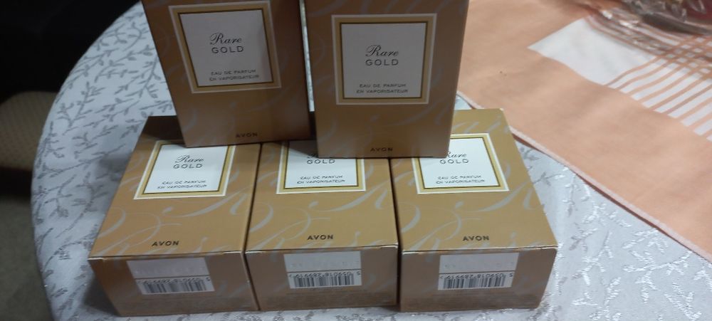 Avon parfumuri diferite