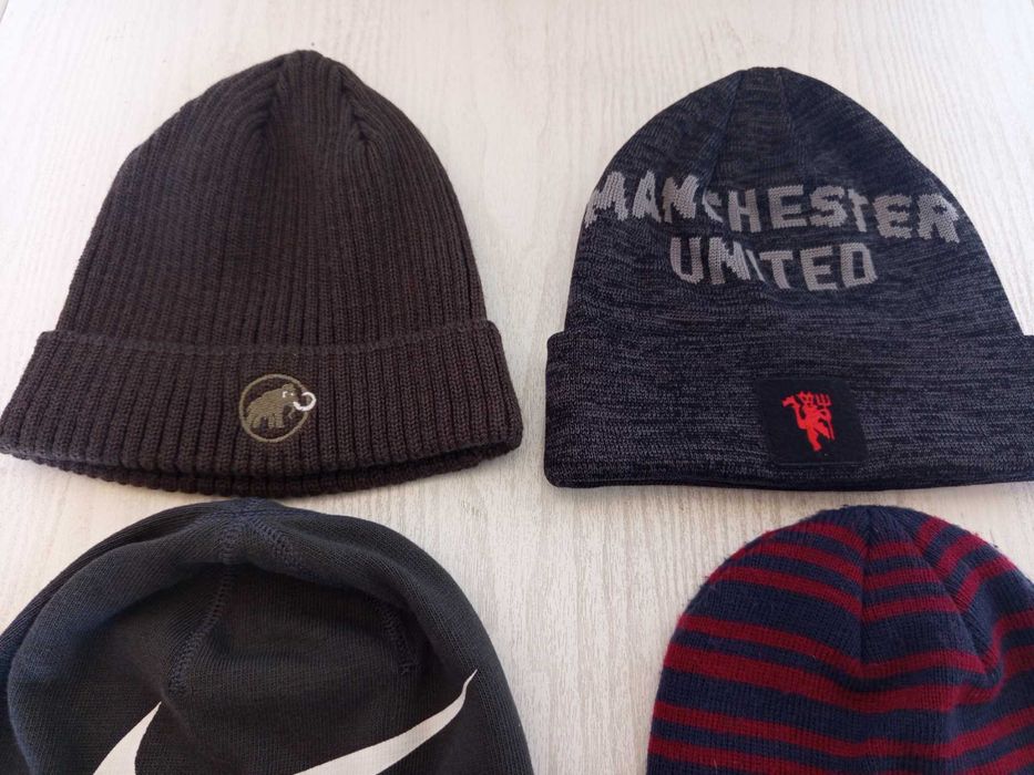 Manchester United , Jack Wolfskin , Mammut , Nike , Barcelona шапки