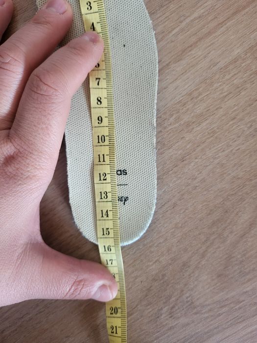 Маратонки Adidas номер 24