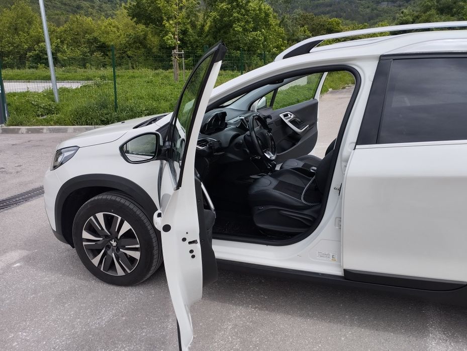 Peugeot 2008 ALLURE 1,2 бензин, PureTech