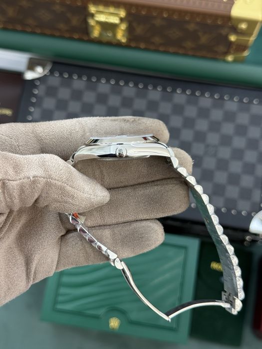Rolex Day-Date 40mm Roman Platinum