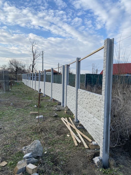 Gard beton din placi