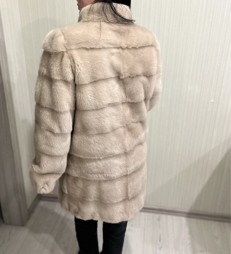 Продам норковую шубу