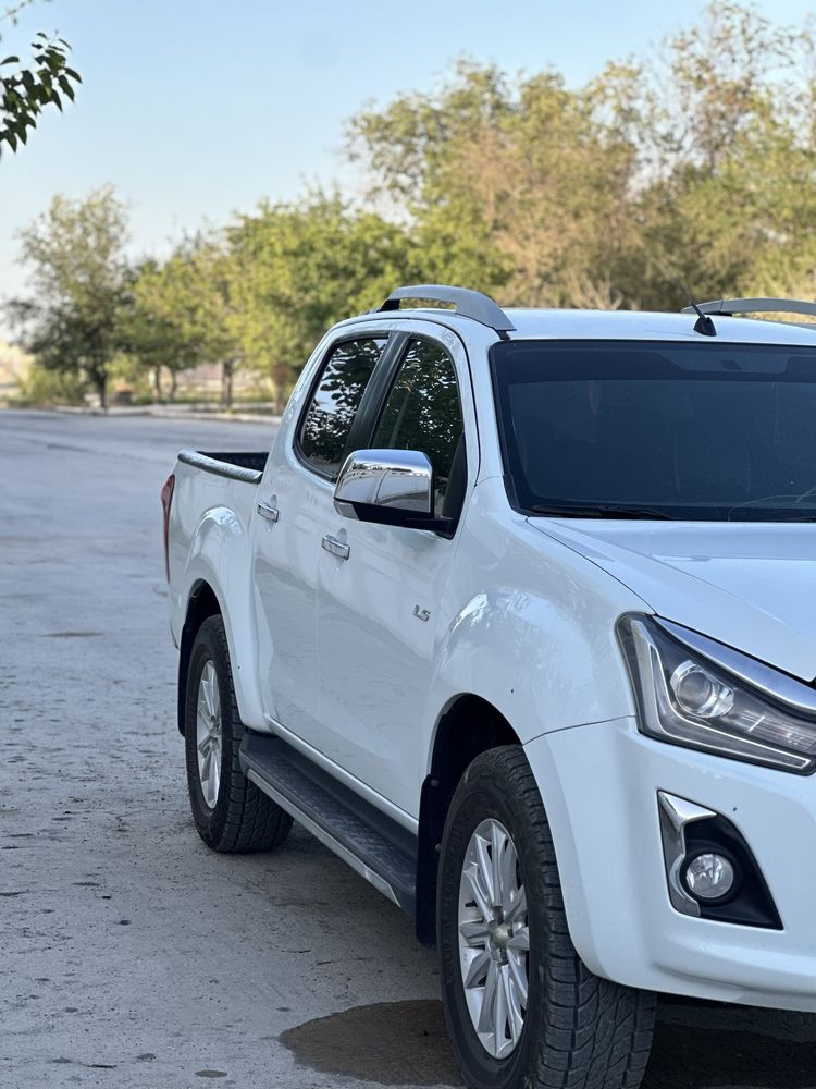 Продаётся Isuzu D max irbis
