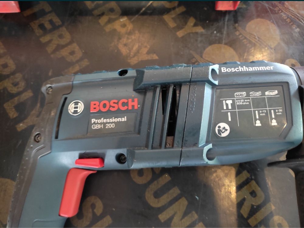 Перфоратор Бош BOSCH синя серия Профи Зфункции внос от Англия