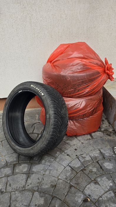 Set 4x anvelope Michelin CrossClimate 2, 245/40 R19 98Y XL