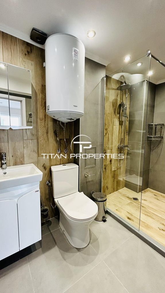 Дава се под наем Тристаен апартамент в Бургас, Център - 100 кв.м за 714 € - Снимка #6