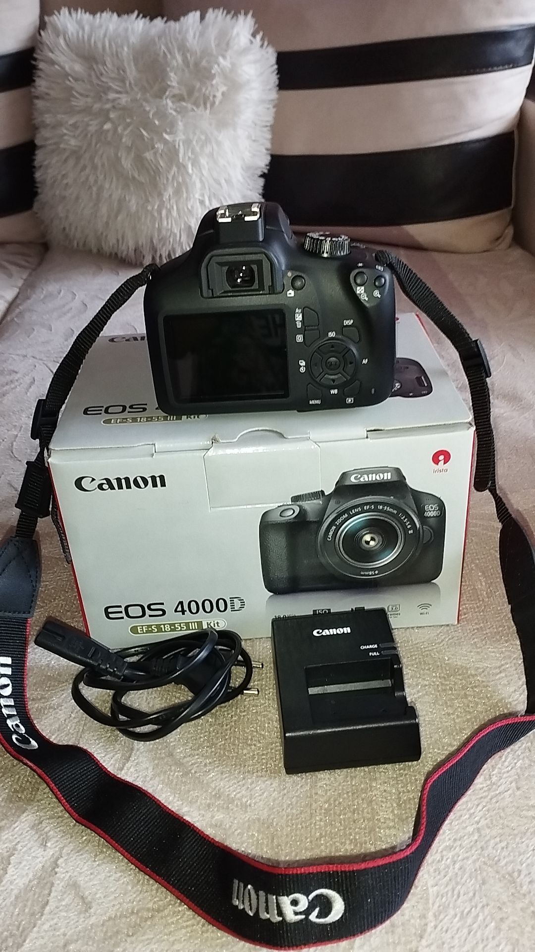 Фотоапарат CANON EOS 4000D в комплект