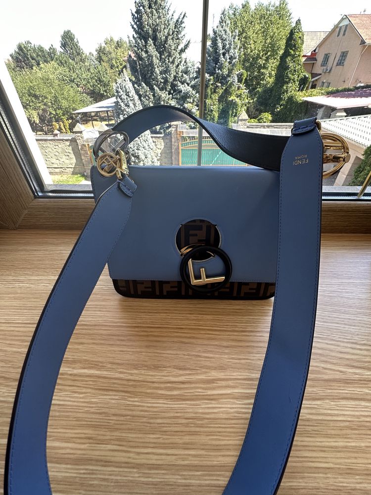 Сумка Fendi ( оригинал )