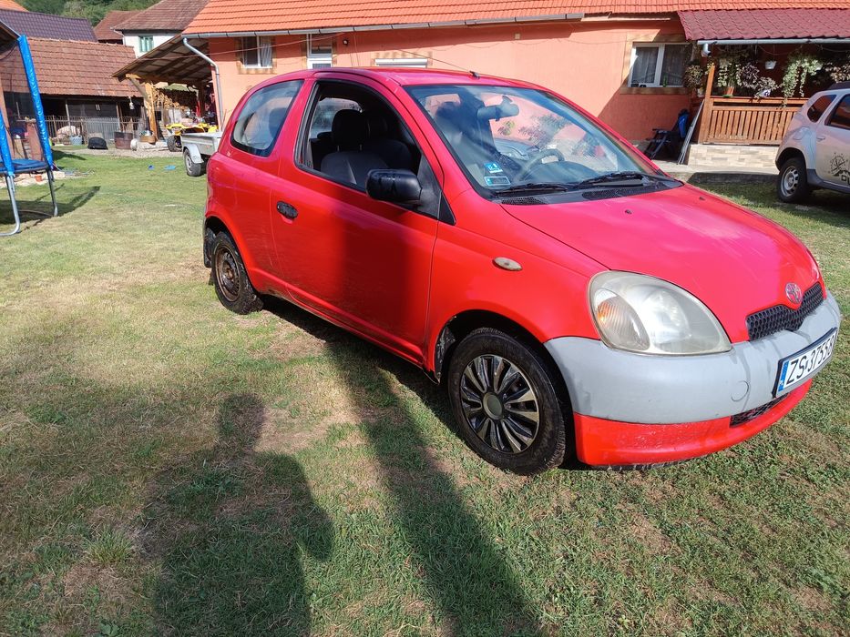 Vând sau schimb Toyota Yaris