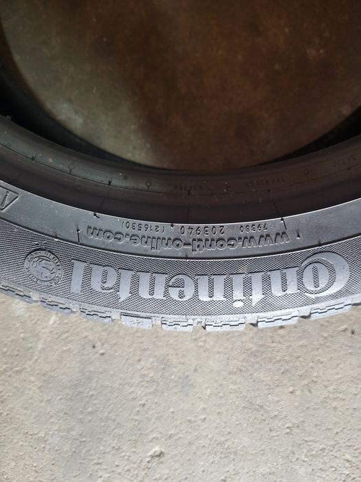 2 anvelope 215 50 R 17 Continental iarna