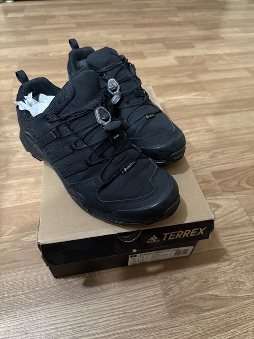 Adidas Gore Tex 42